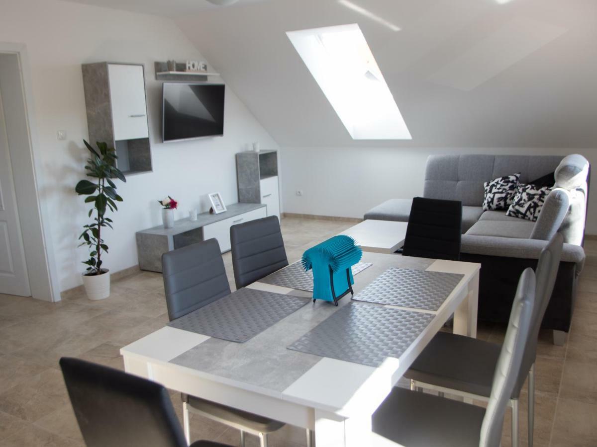 Zleby Apartman U Fuxu מראה חיצוני תמונה